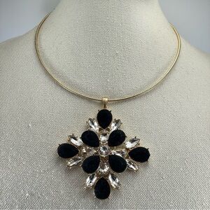 Stunning Unsigned Gold Tone Black Velvet White Glass Rhinestone Flower Necklace